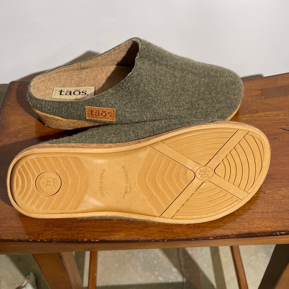 Taos Footwear Olive Wool Slip-Ons - Picture 4 of 4